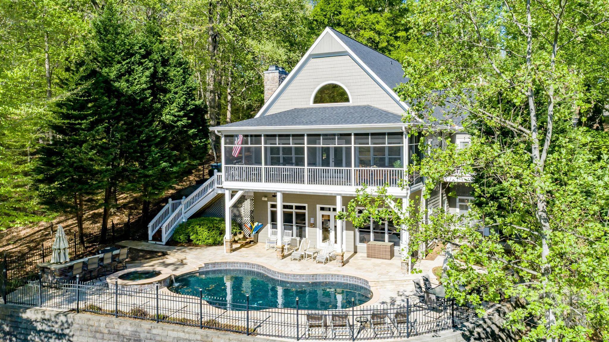 Property image 2 of 1676 Sherwood Court in Sherwood Shores, Sherrills Ford, NC 28673