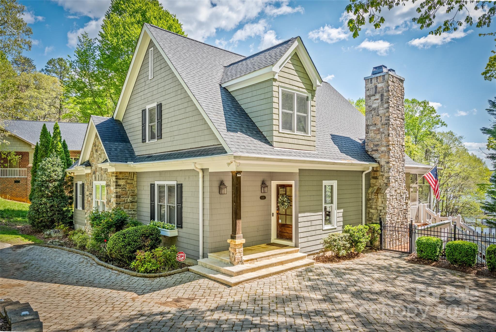 Property image 3 of 1676 Sherwood Court in Sherwood Shores, Sherrills Ford, NC 28673