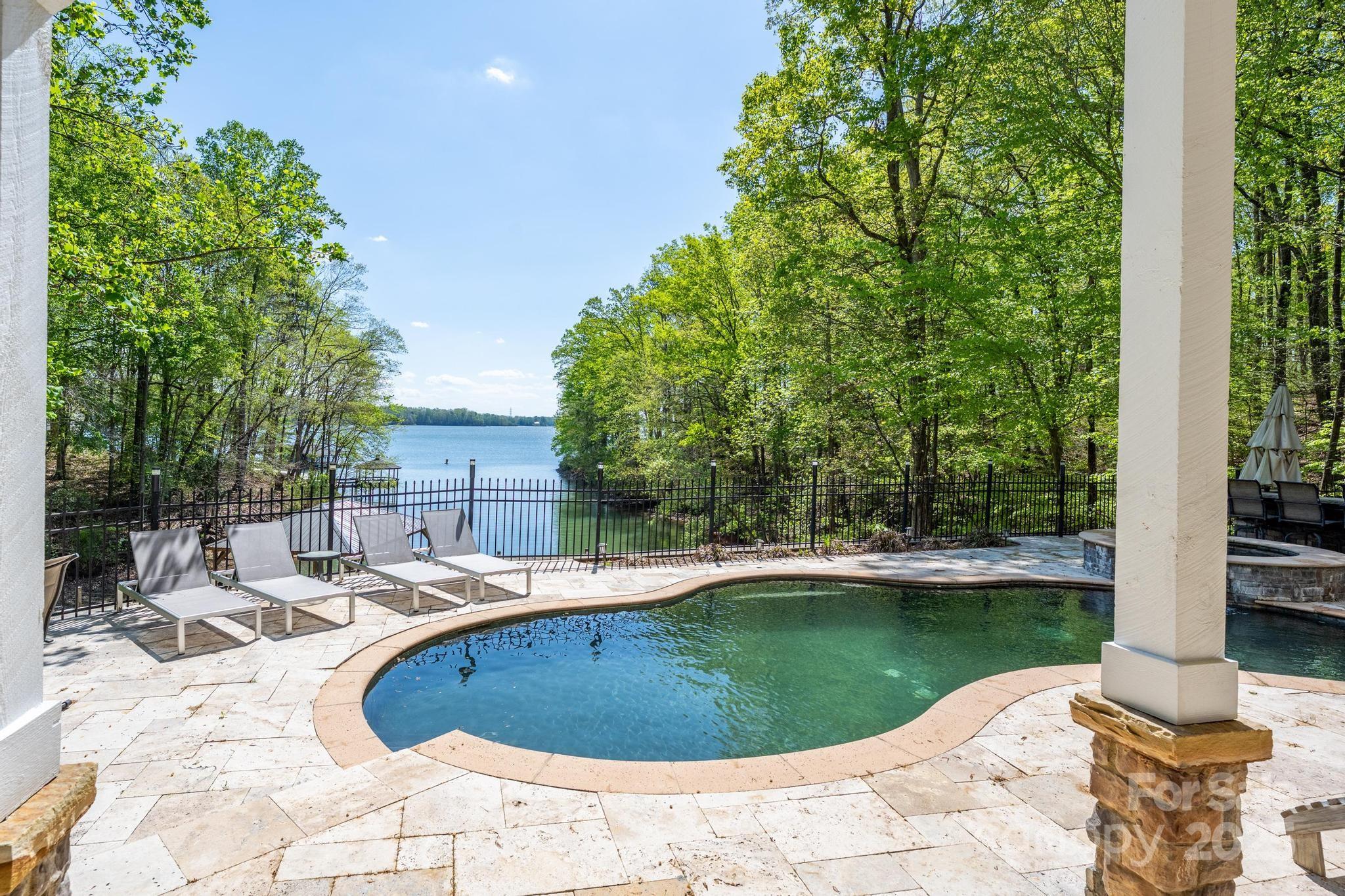Property image 5 of 1676 Sherwood Court in Sherwood Shores, Sherrills Ford, NC 28673