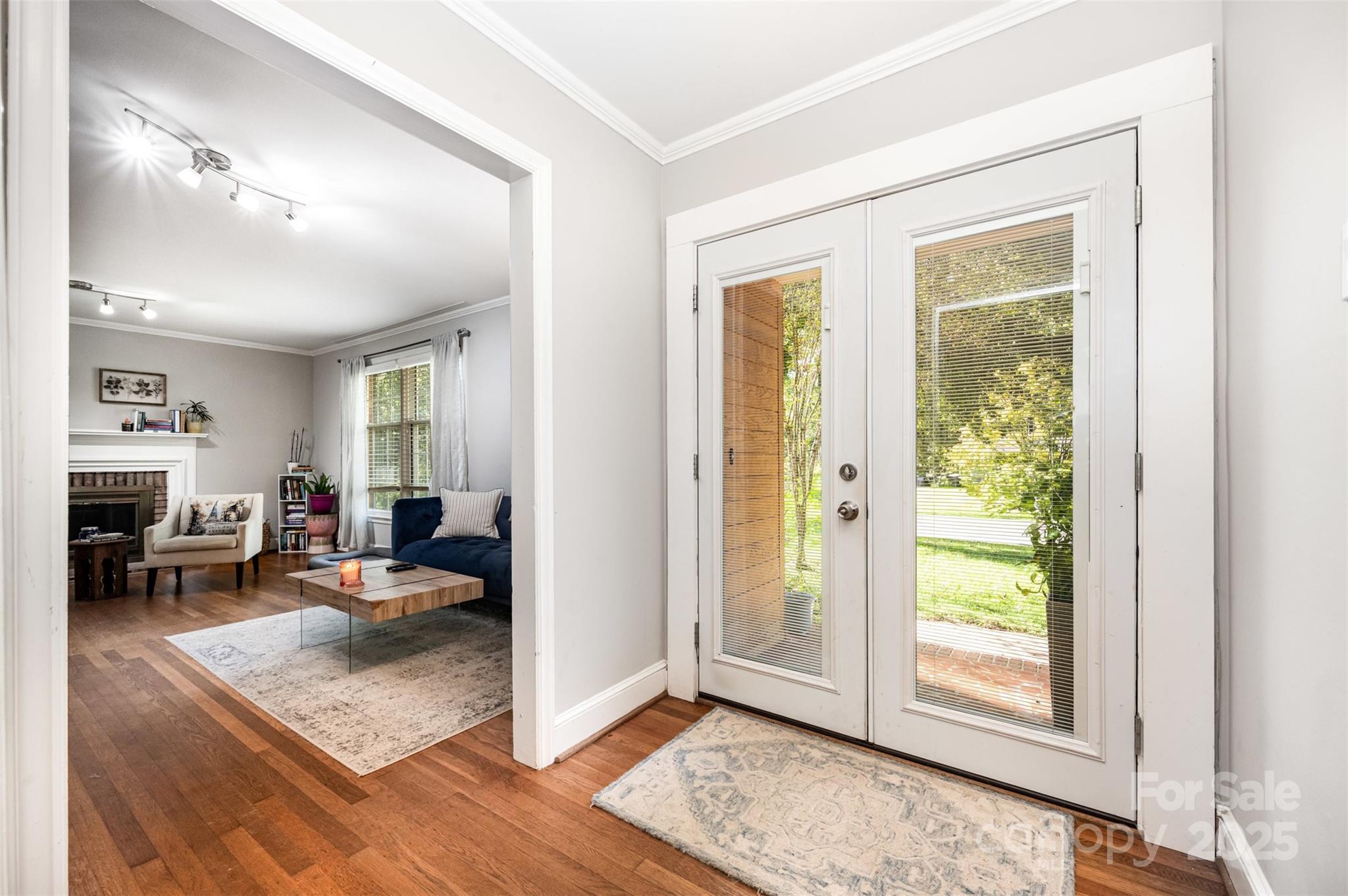 Property image 2 of 715 Fairbanks Road in Madison Park, Charlotte, NC 28210