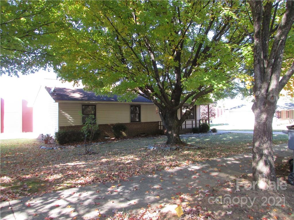 Property image 3 of 1509 Whisnant Street in Greenville, Charlotte, NC 28206