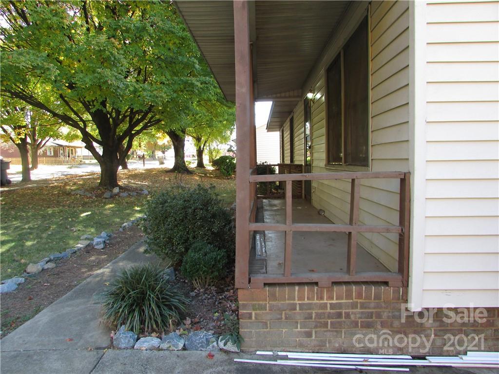 Property image 4 of 1509 Whisnant Street in Greenville, Charlotte, NC 28206