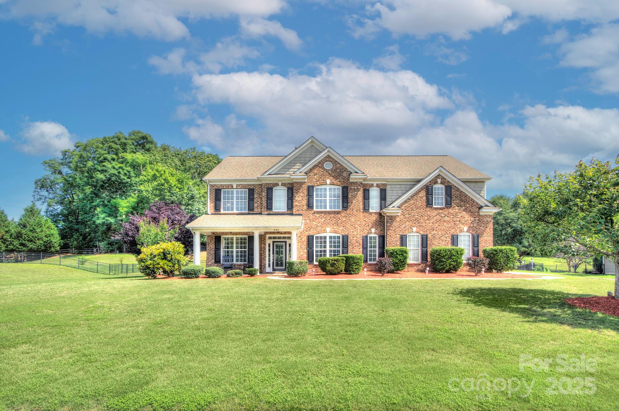 Property image 2 of 604 Palmerston Lane in Wesley Oaks, Waxhaw, NC 28173