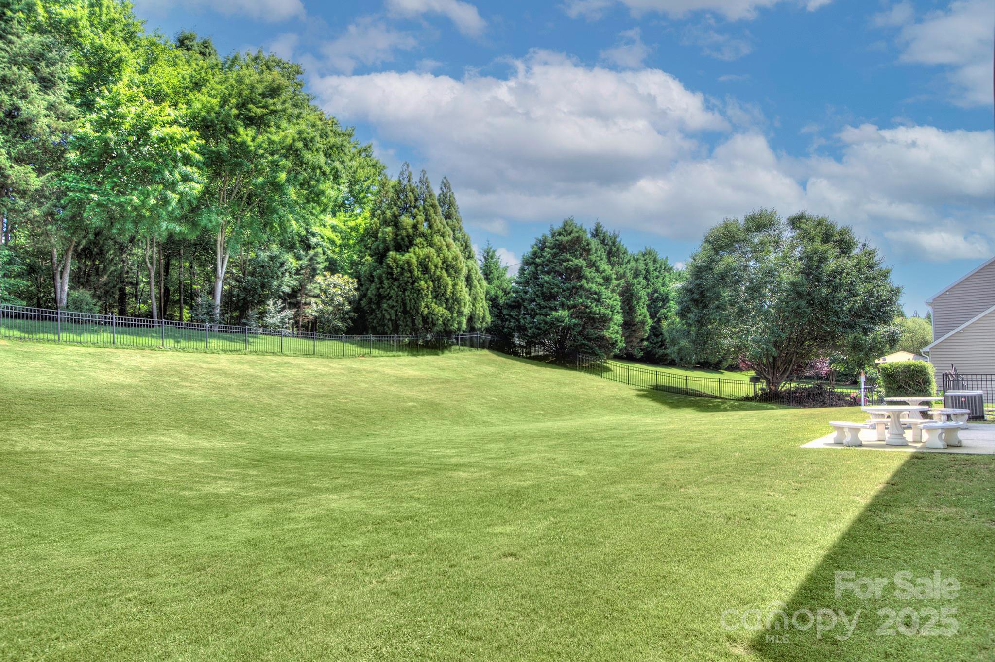 Property image 4 of 604 Palmerston Lane in Wesley Oaks, Waxhaw, NC 28173