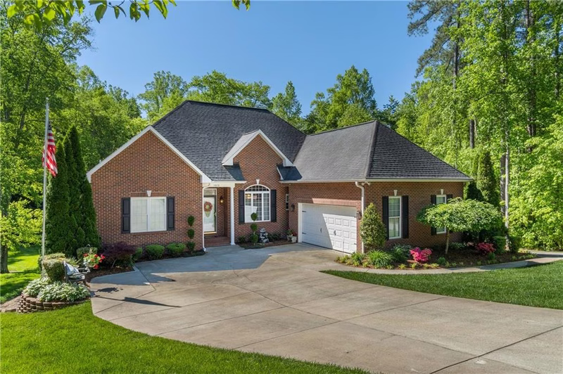 1828 Brompton Court