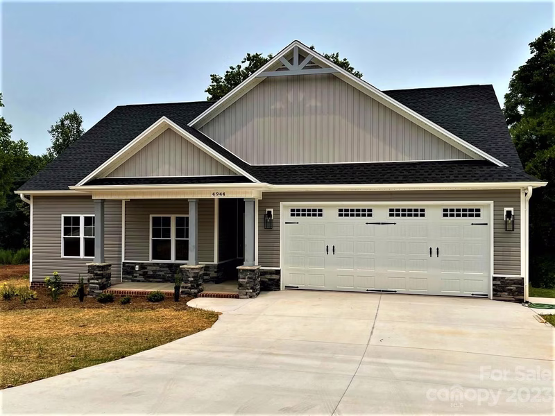 Property image 2 at 4944 Southview Drive, Hickory, NC 28602