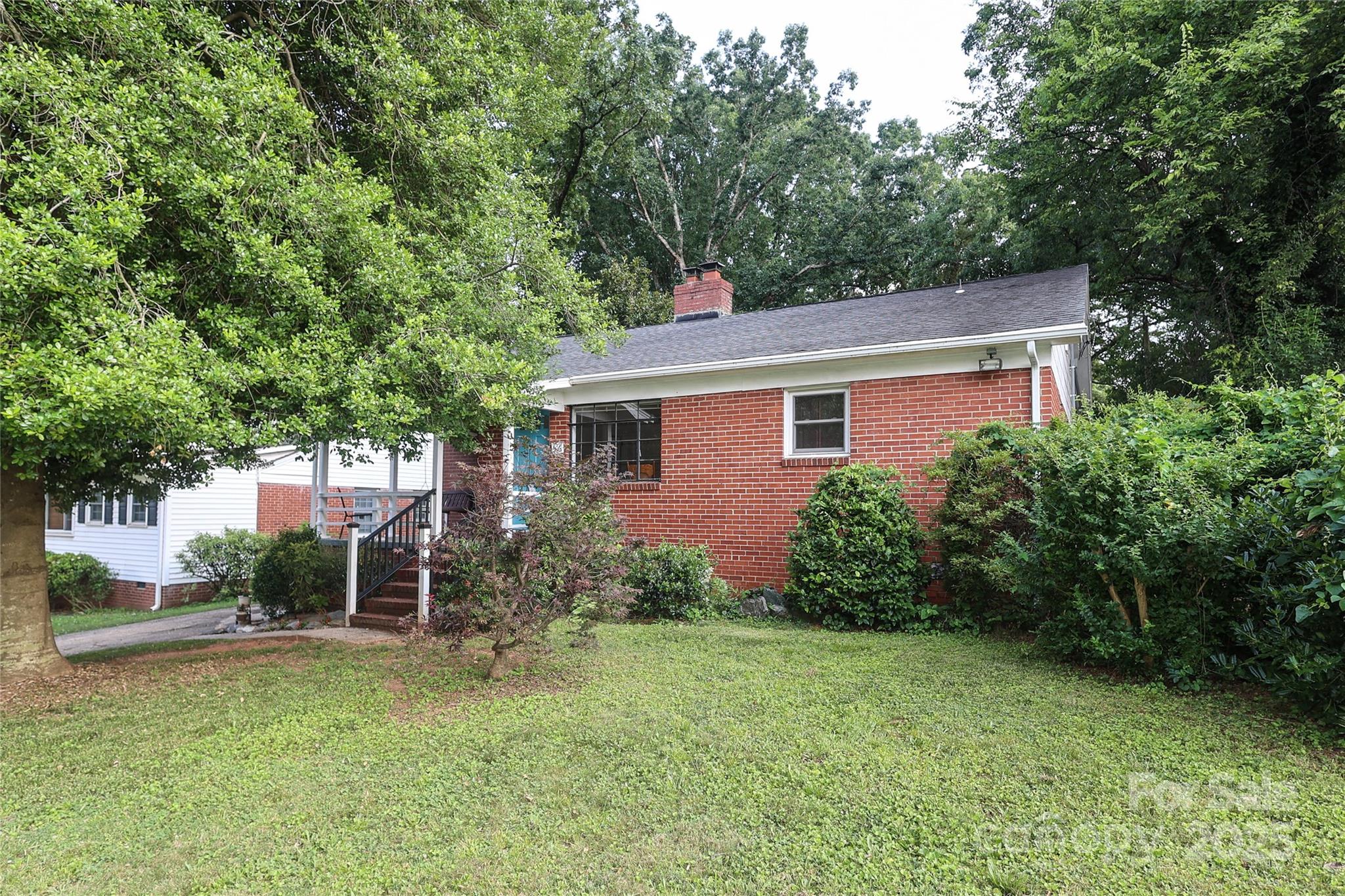 Property image 2 of 516 Northgate Avenue in Selwyn Park, Charlotte, NC 28209