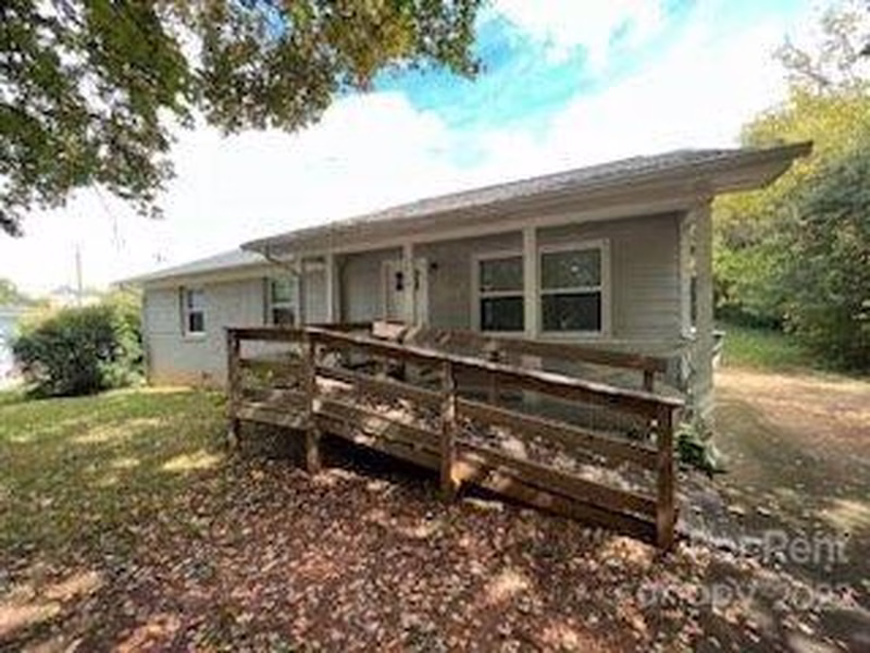 1616 Bluff Court