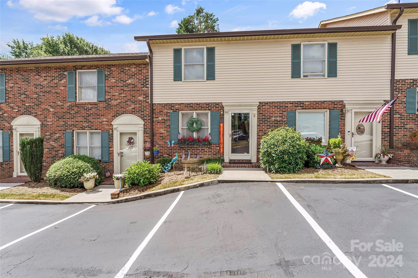 Property image 1 at 1330 5th Street, Hickory, NC 28601