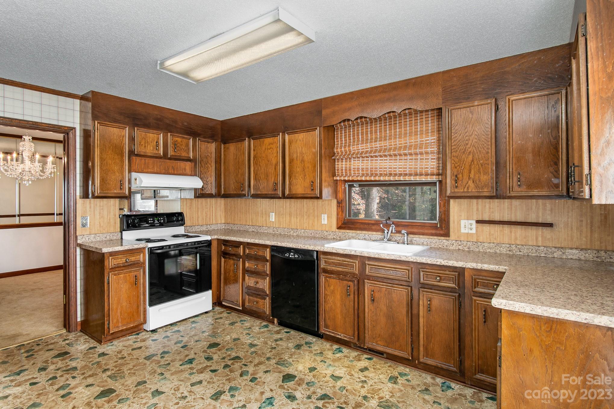 Property image 5 of 119 Elmwood Drive in Westcliffe, Salisbury, NC 28147