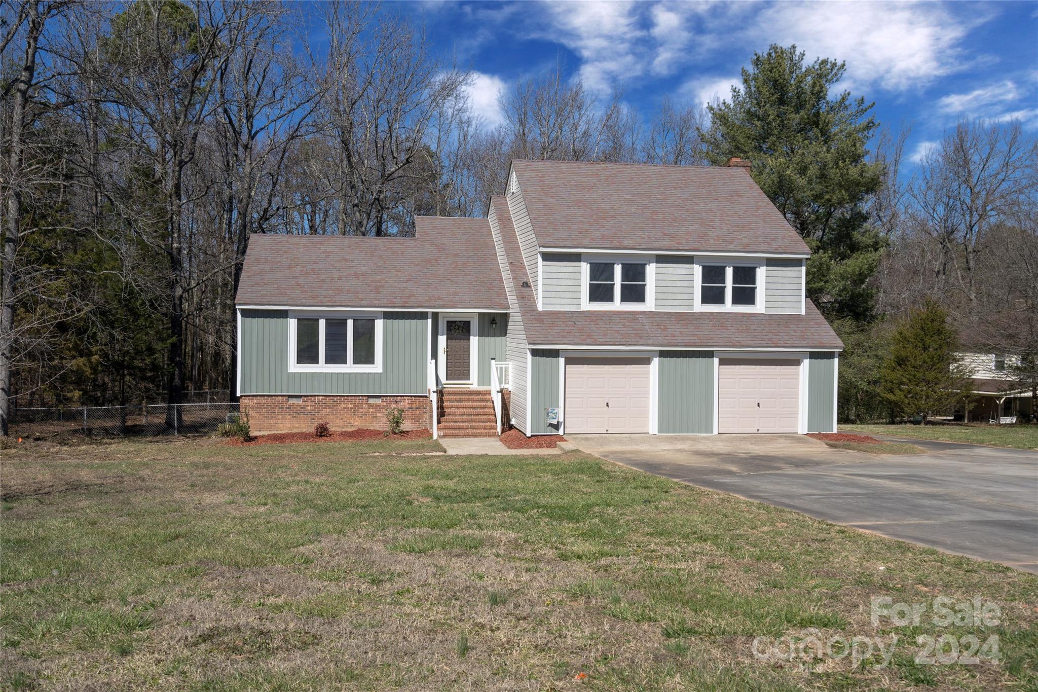 Property image 2 of 1012 Sandy Court in Forest Brook, Gastonia, NC 28056