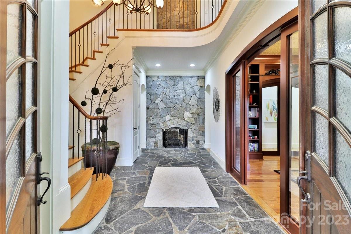 Property image 3 of 6239 Sharon Hills Road in Sharon Hills, Charlotte, NC 28210
