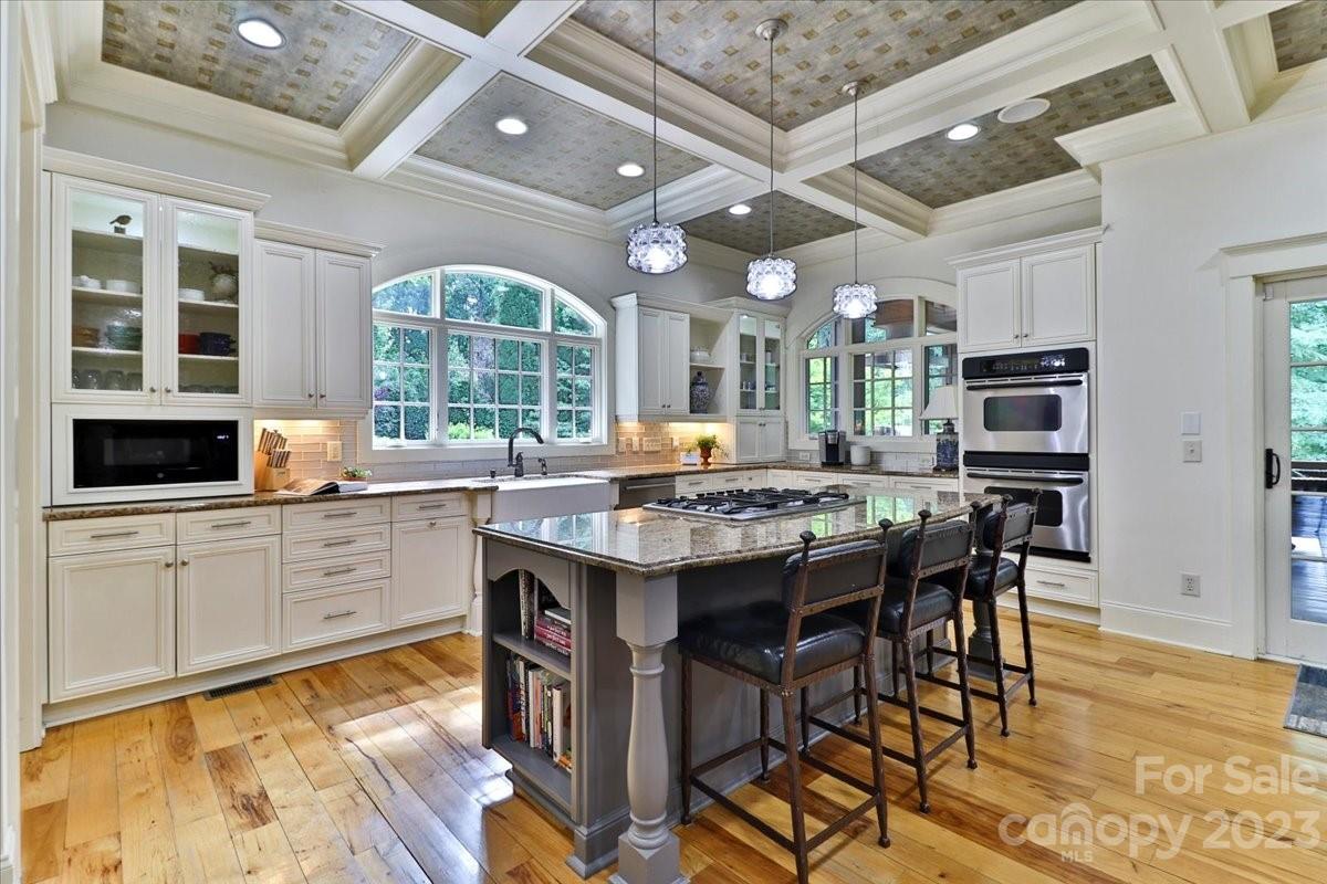 Property image 5 of 6239 Sharon Hills Road in Sharon Hills, Charlotte, NC 28210