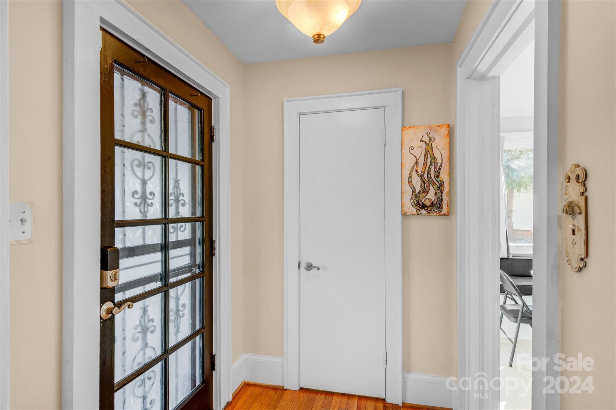 Property image 5 of 627 8th Street Drive in Oakwood Terrace, Hickory, NC 28601