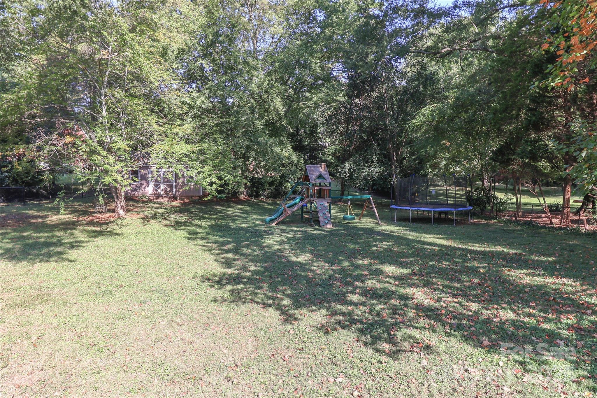 Property image 3 of 272 Ridgeway Avenue in Oakland Heights, Statesville, NC 28677