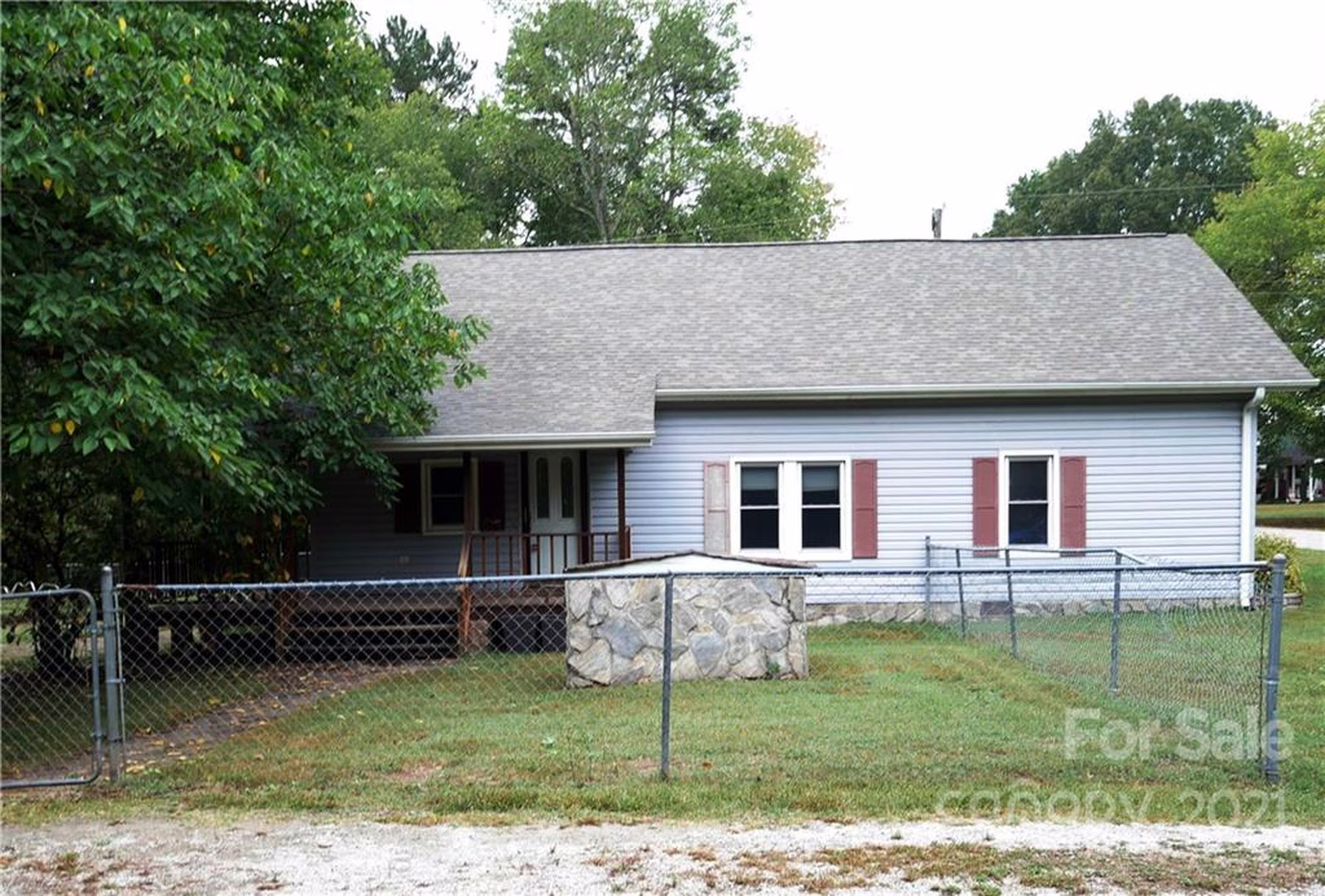 Property image 1 at 428 S 8th Avenue, Maiden, NC 28650