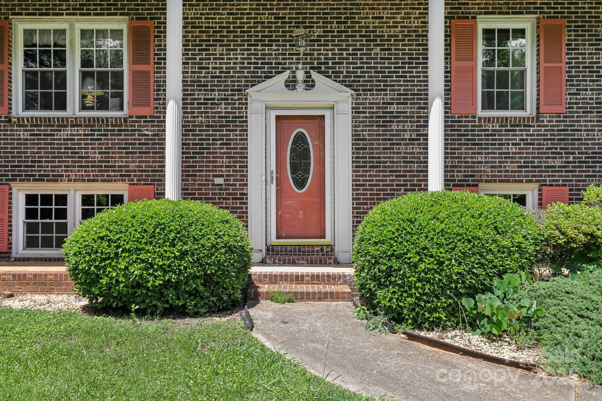 Property image 5 of 5626 Sandhurst Road in Homestead, Hickory, NC 28602
