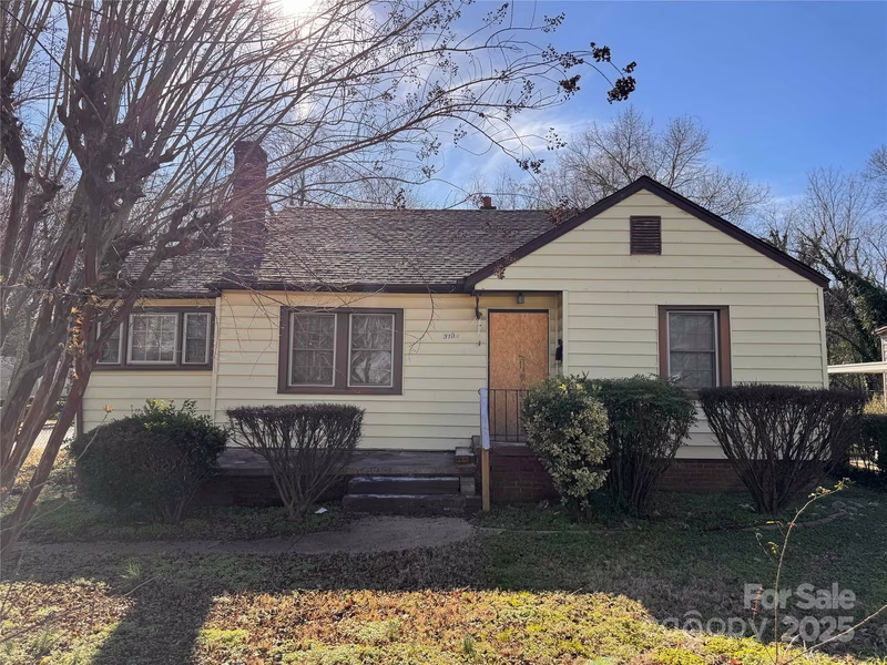 3101 Dogwood Avenue