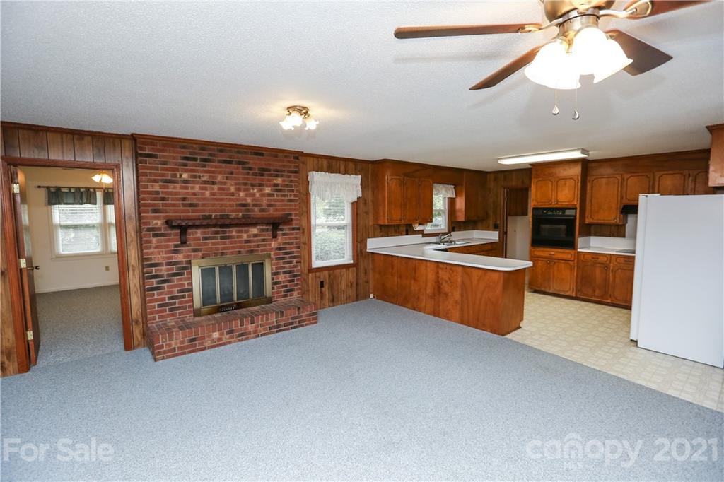 Property image 2 of 1607 Caromar Place in Taymor, Concord, NC 28027