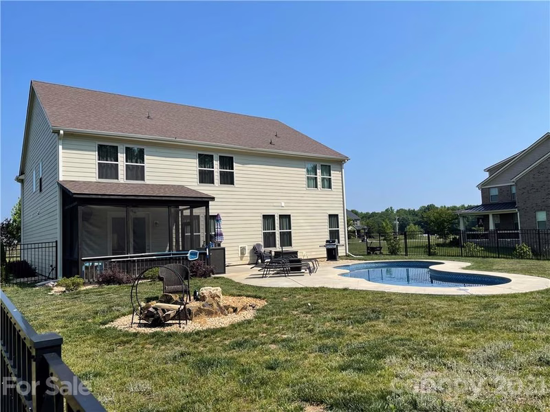Property image 2 at 609 Blaise Court, Matthews, NC 28104