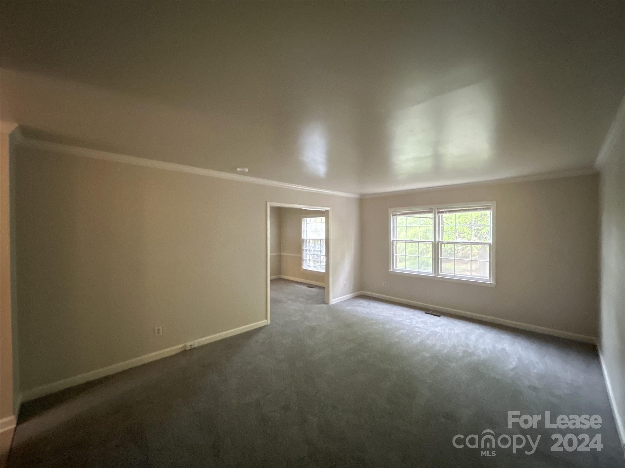 Property image 4 of 6628 Bunker Hill Circle in Olde Georgetowne, Charlotte, NC 28210