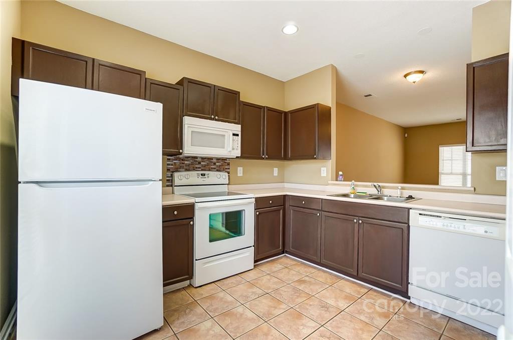 Property image 5 of 6343 Mallard View Lane in Mallard Square, Charlotte, NC 28269