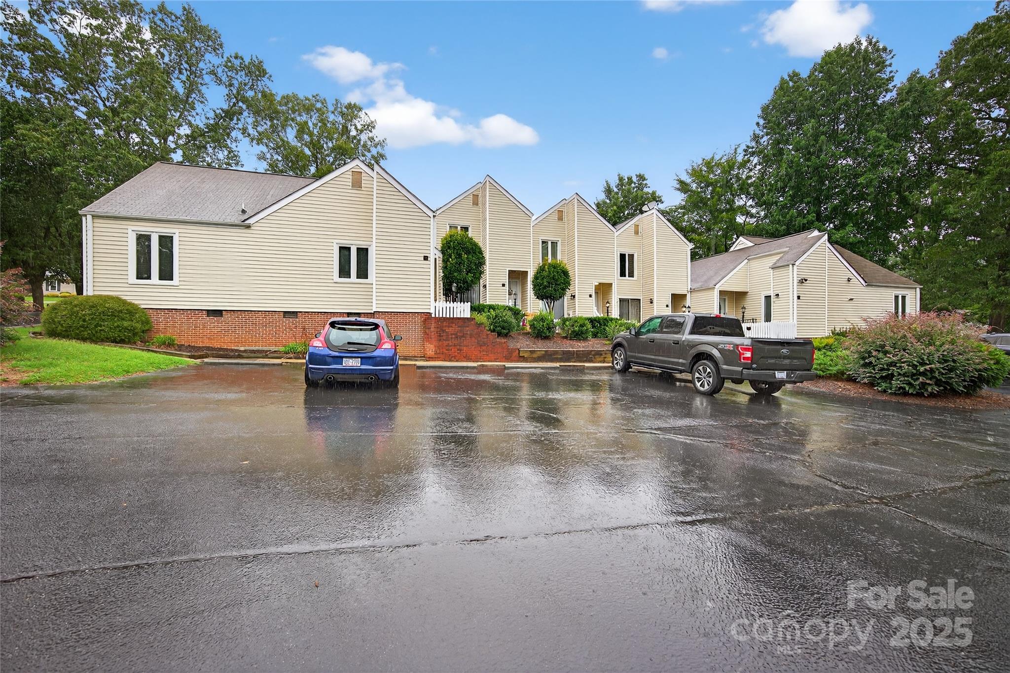 Property image 3 of 331 Eastwood Drive in Eastwood Village, Salisbury, NC 28146