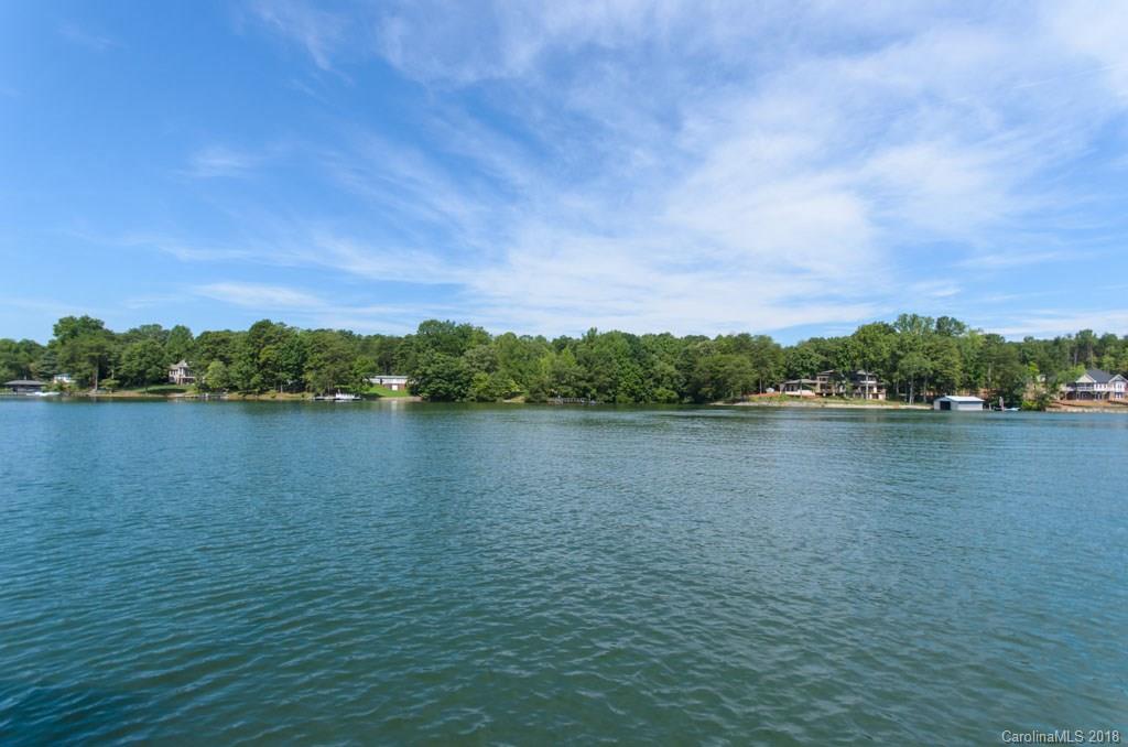 Property image 2 of 4935 Vagabond Lane in Mobile Home Estates, Sherrills Ford, NC 28673
