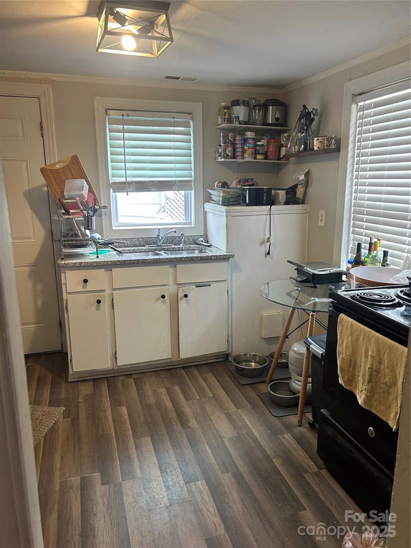 Property image 3 at 3931 Bearwood Avenue, Charlotte, NC 28205