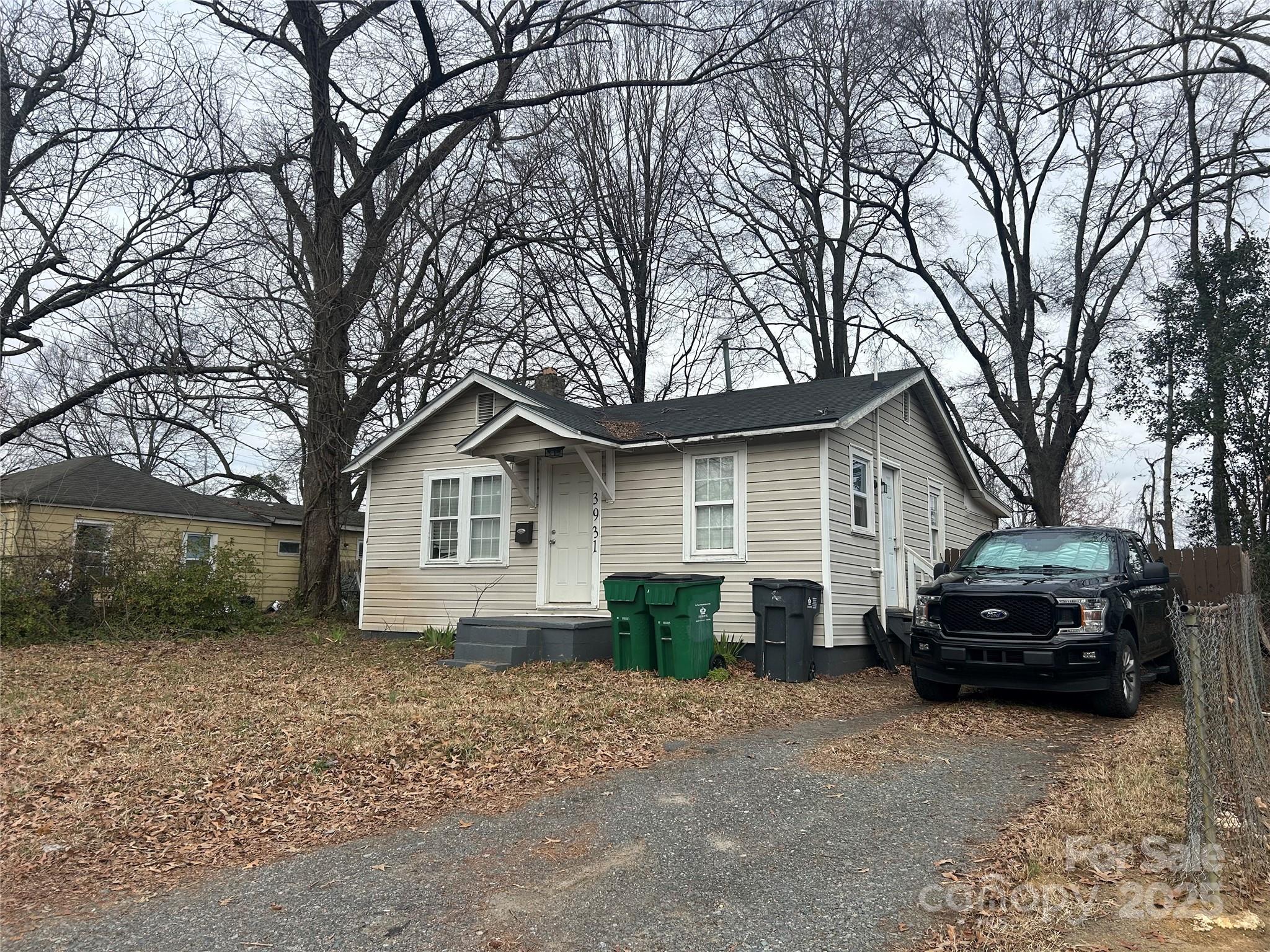 Property image 2 of 3931 Bearwood Avenue in Howie Acres, Charlotte, NC 28205
