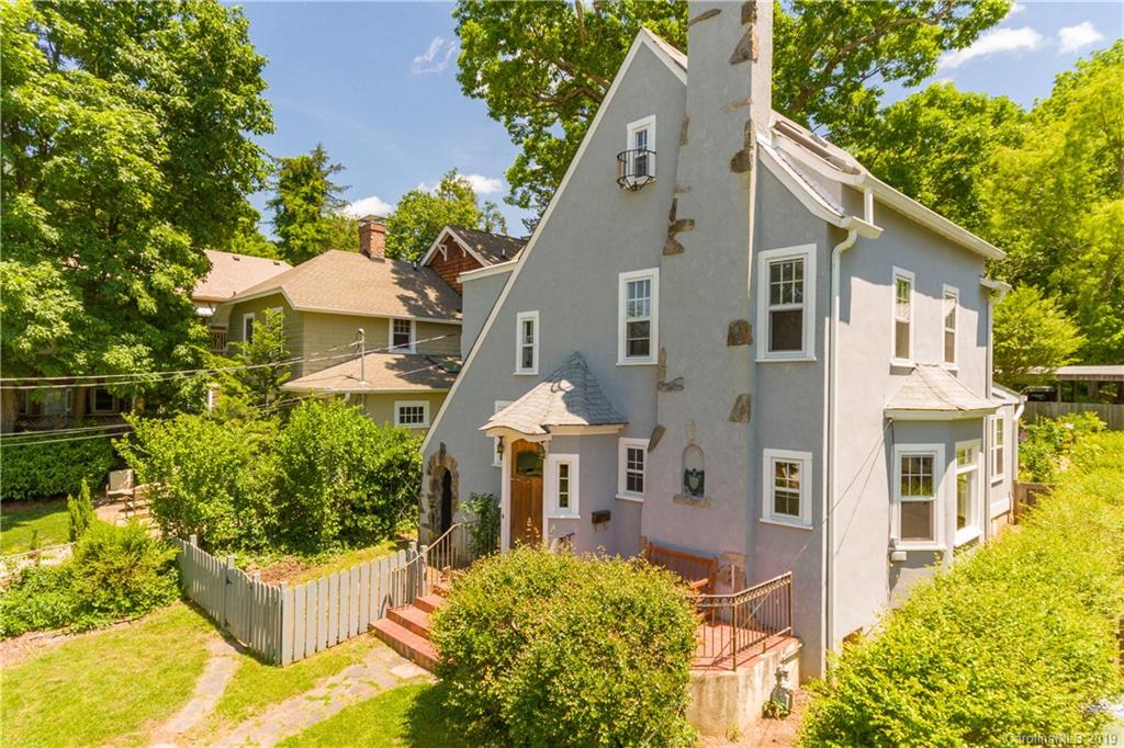 Property image 2 of 127 Furman Avenue in Oak Park, Asheville, NC 28801