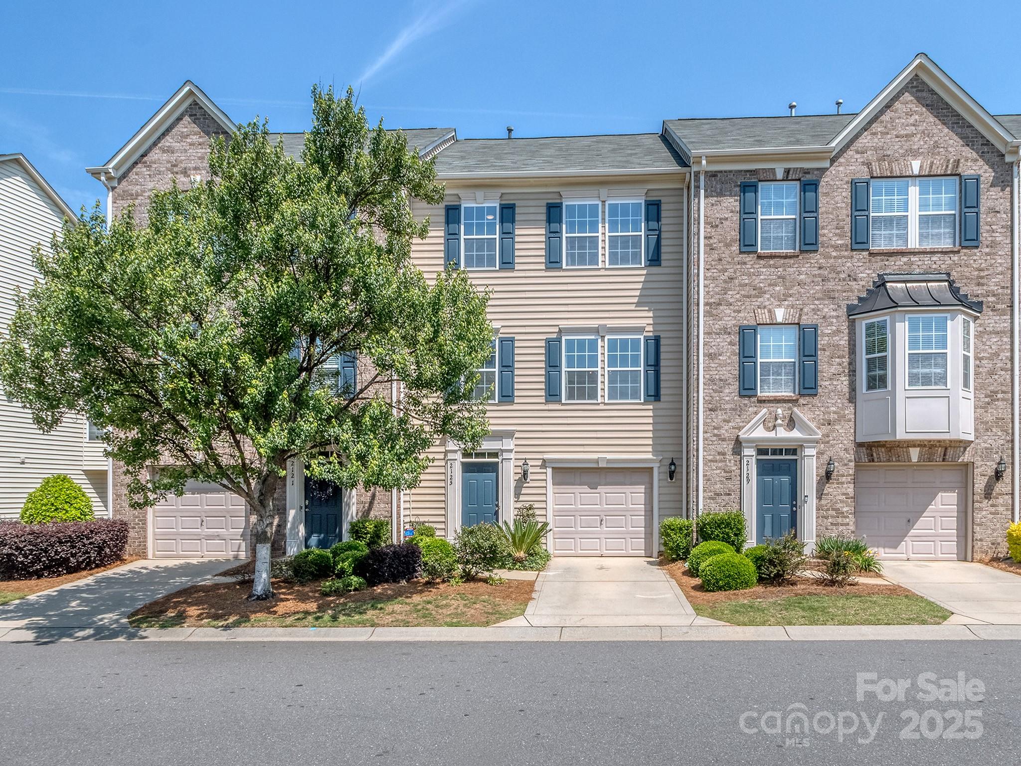 Property image 2 of 2125 Belle Vernon Avenue in Park South Station, Charlotte, NC 28210