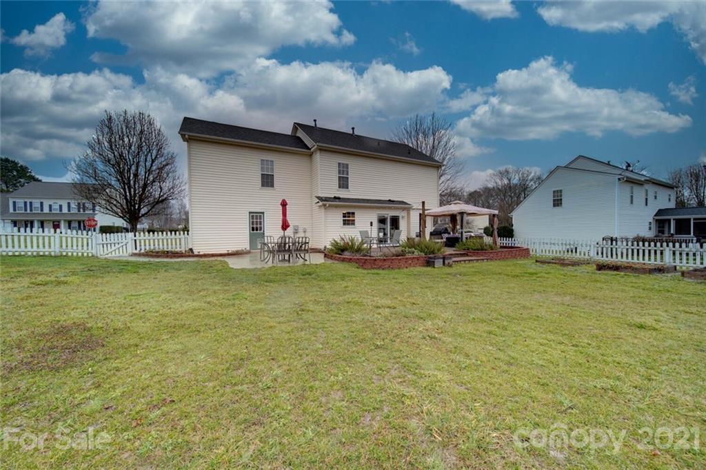 Property image 2 of 2300 Kings Farm Way in Oak Grove, Indian Trail, NC 28079