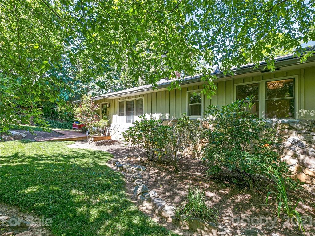 Property image 5 of 12 Von Ruck Court in Oak Park, Asheville, NC 28801