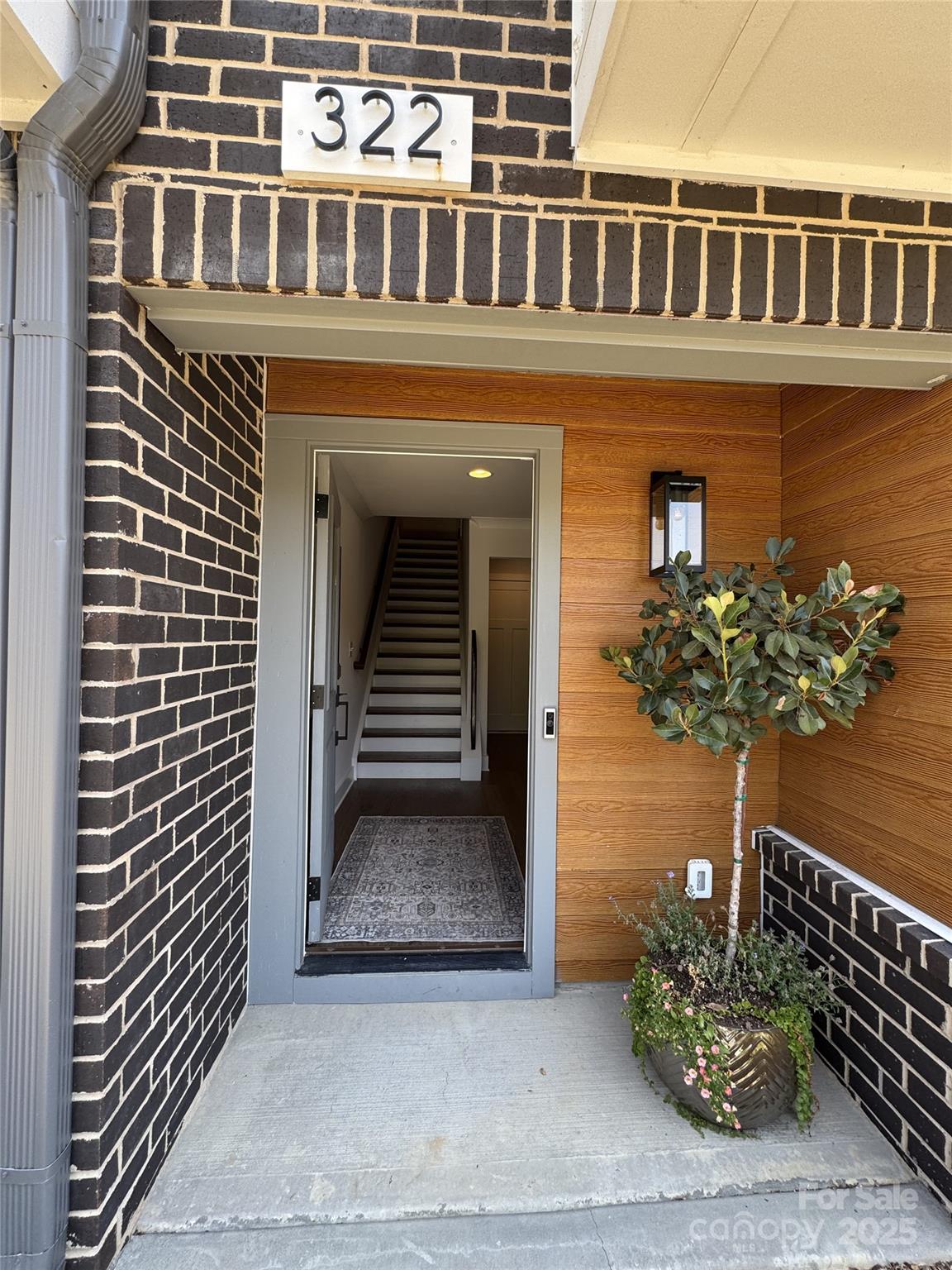 Property image 2 of 322 E Cama Street in LOSO Terraces, Charlotte, NC 28217