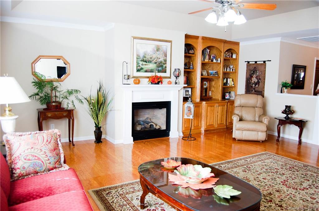 Property image 3 of 546 Queen Brogan Court in Windsor Woods, Gastonia, NC 28054