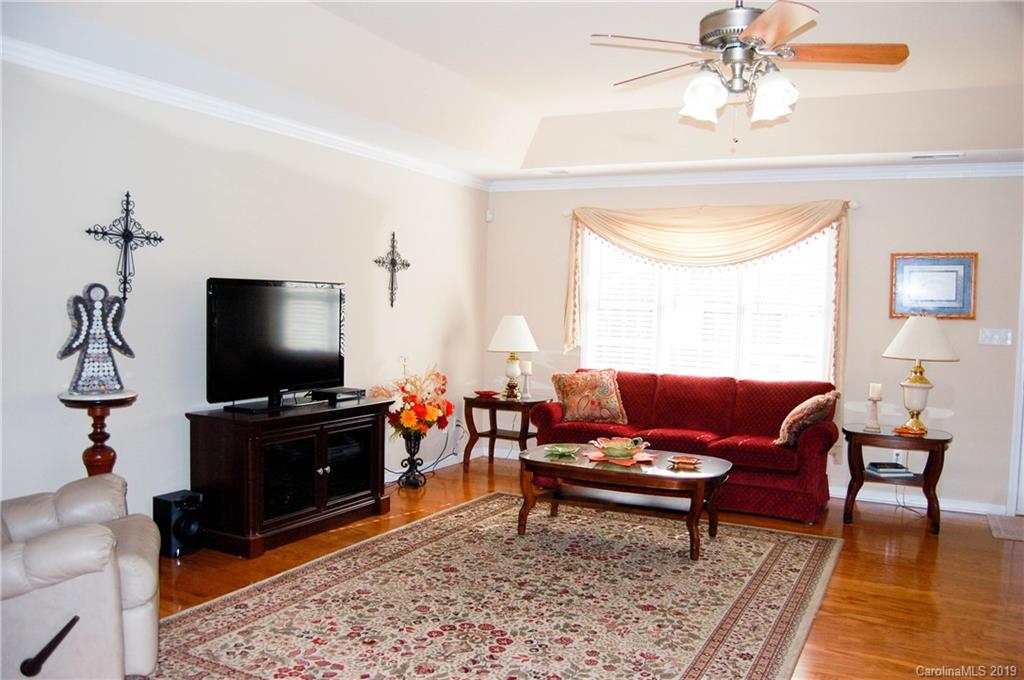Property image 4 of 546 Queen Brogan Court in Windsor Woods, Gastonia, NC 28054