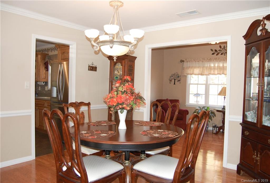 Property image 5 of 546 Queen Brogan Court in Windsor Woods, Gastonia, NC 28054
