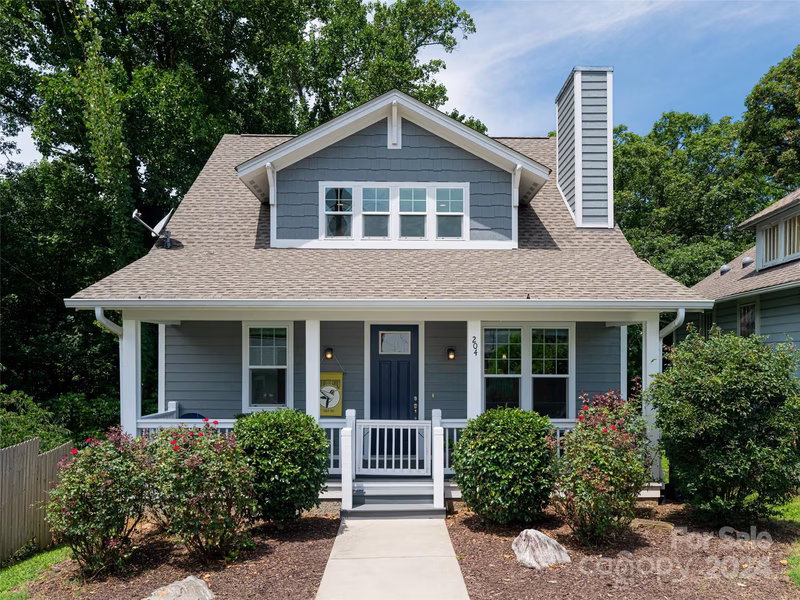Property image 2 at 204 Courtland Place, Asheville, NC 28801