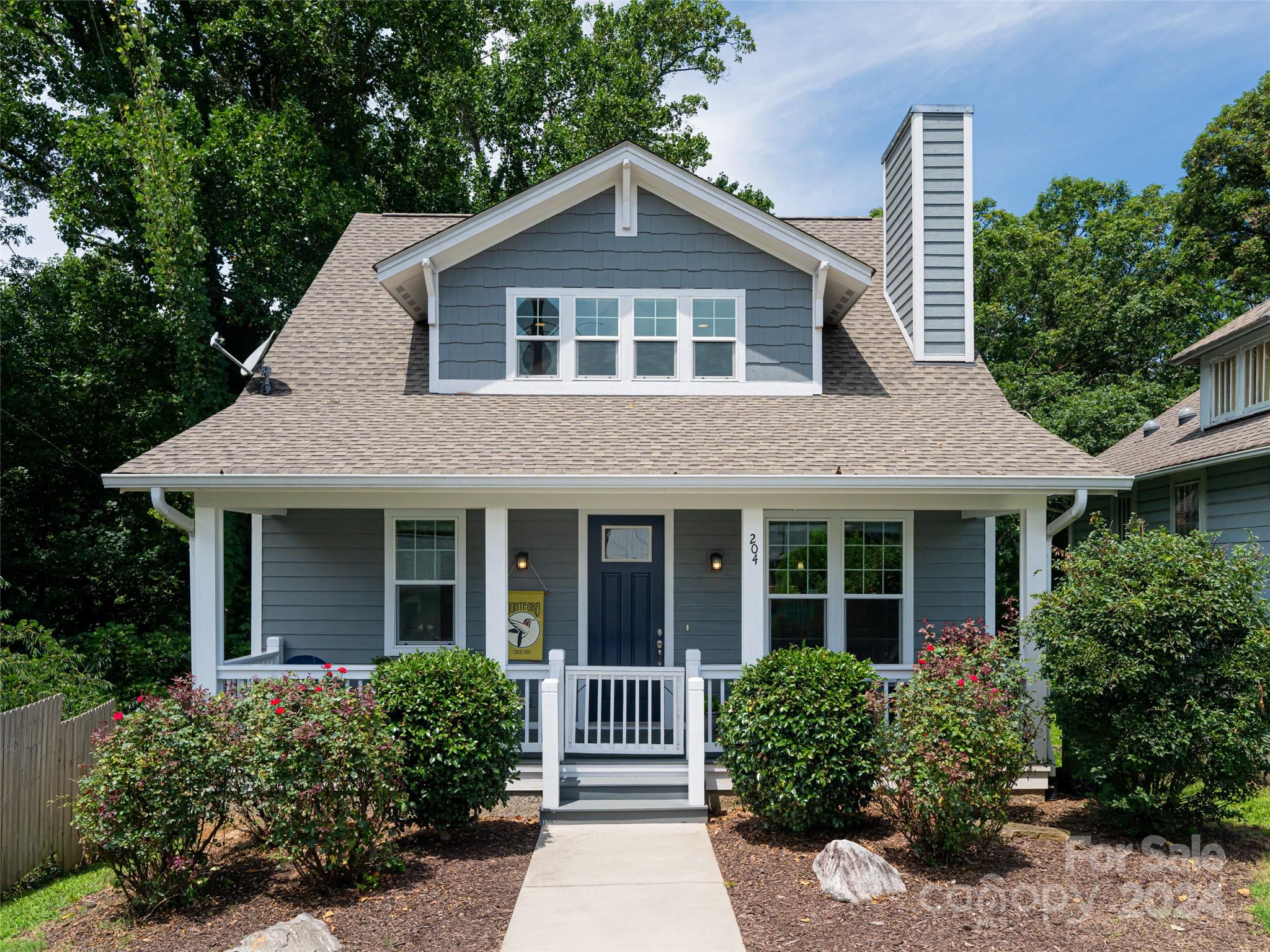 Property image 2 of 204 Courtland Place in Montford, Asheville, NC 28801