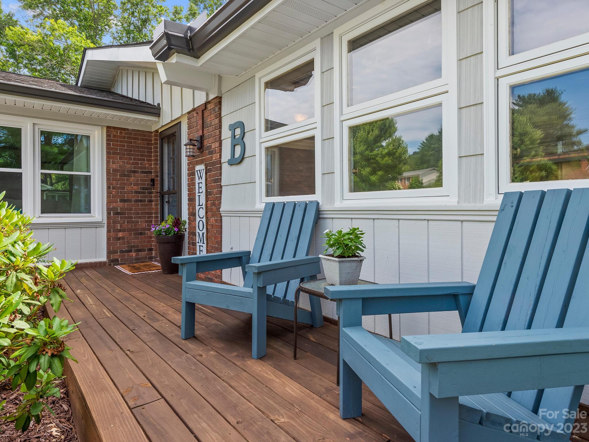 Property image 3 of 1693 Glenheath Drive in Heatherwood, Hendersonville, NC 28791