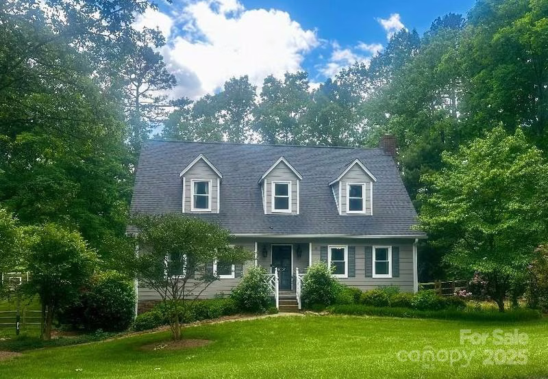 4014 Wandering Lane