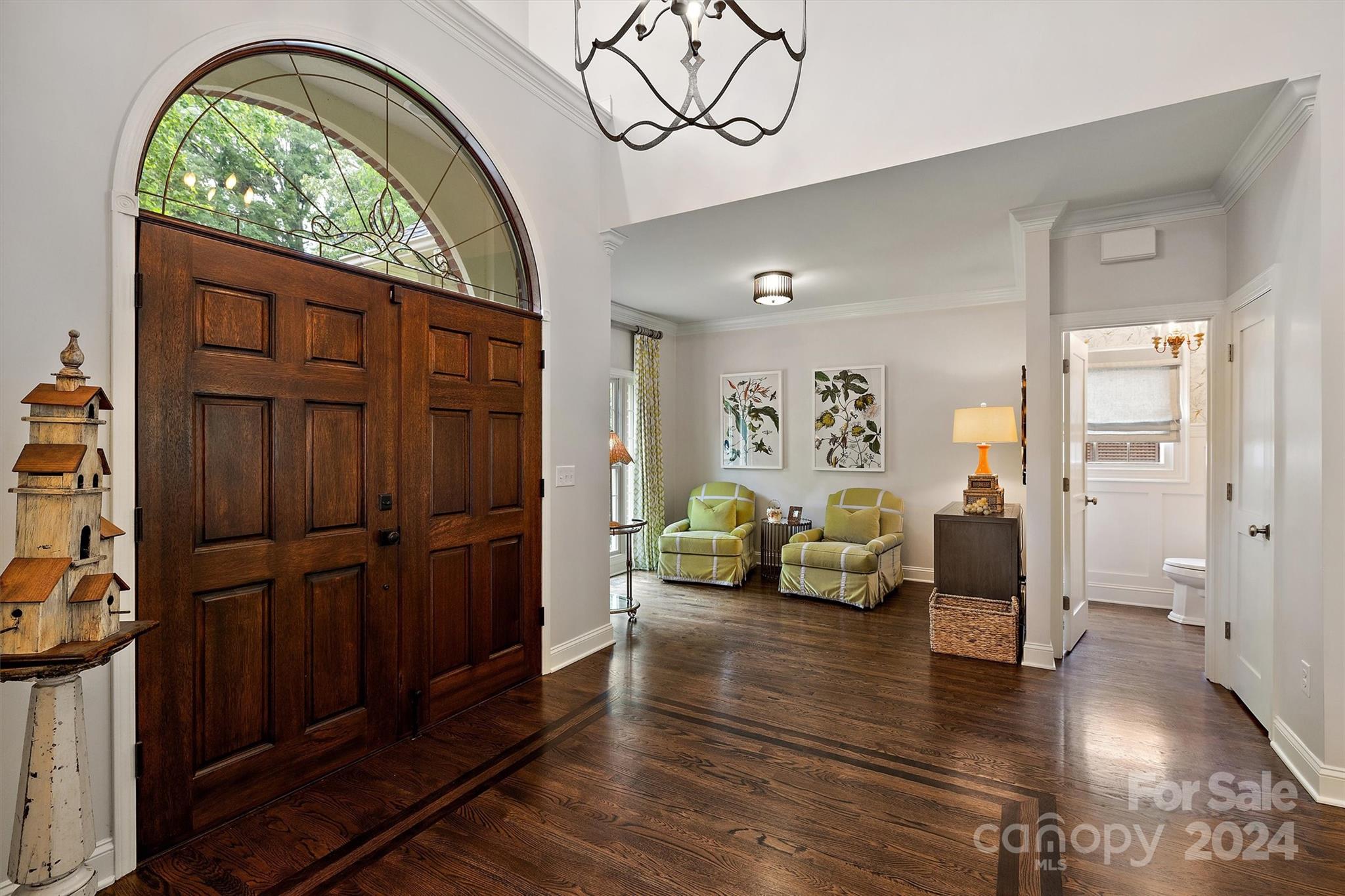 Property image 5 of 738 8th Street Drive in Oakwood Terrace, Hickory, NC 28601