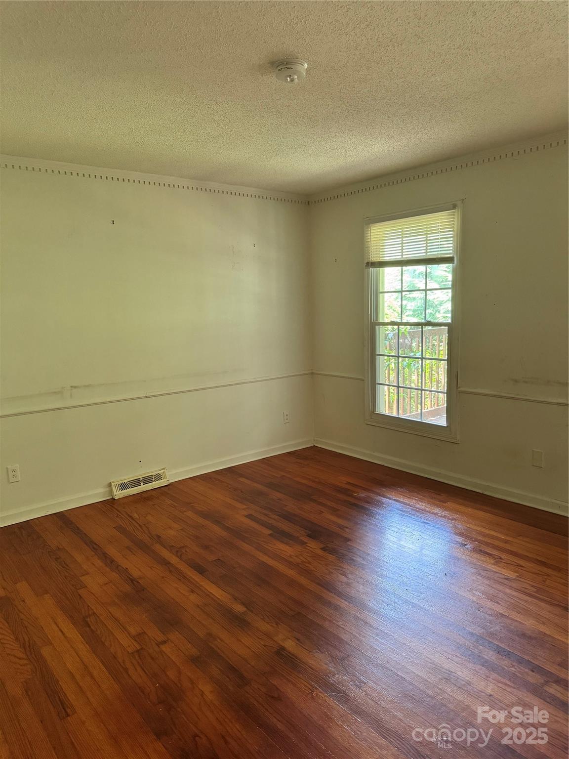 Property image 2 of 2216 Helen Drive in Sedgefield, Gastonia, NC 28054