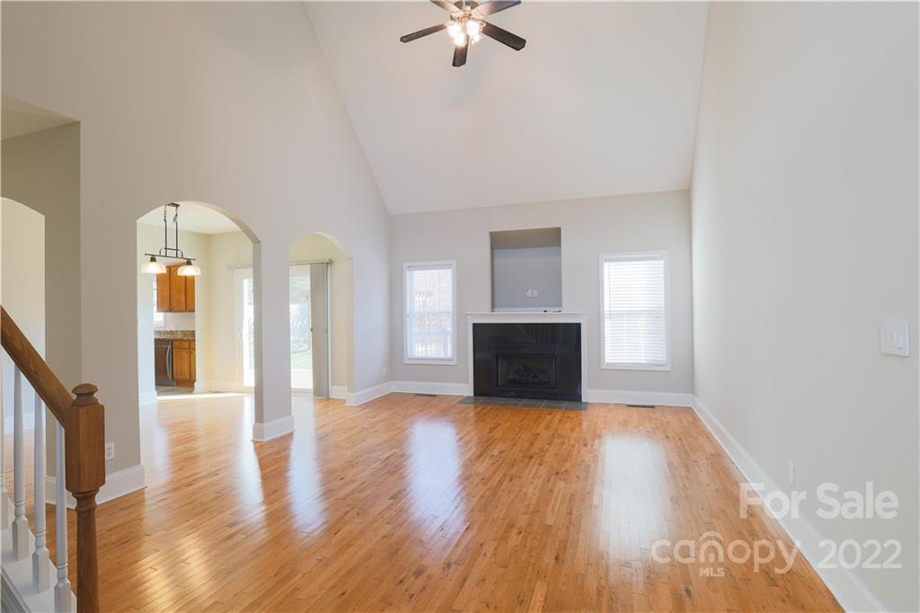 Property image 3 of 371 Stutts Road in Norman Woods, Mooresville, NC 28117
