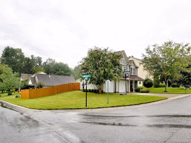 Property image 3 at 1426 Commonwealth Avenue, Statesville, NC 28677