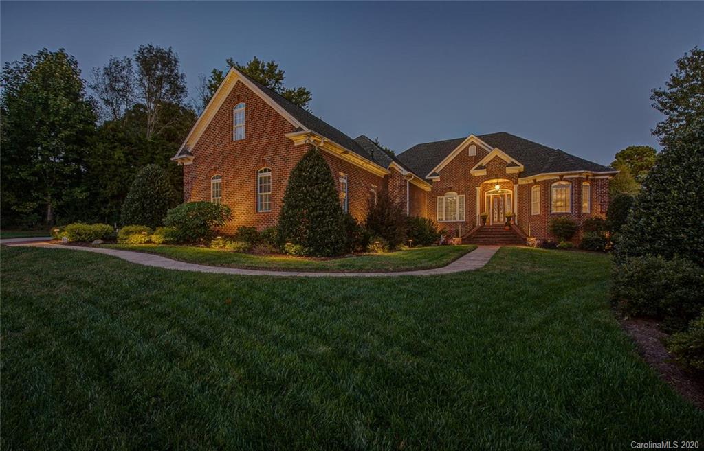 Property image 2 of 2810 Foxfield Court in Glenmoor, Gastonia, NC 28054