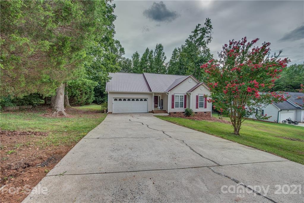 Property image 2 of 348 Cape Breton Trail in Keltic Meadows, Gastonia, NC 28056