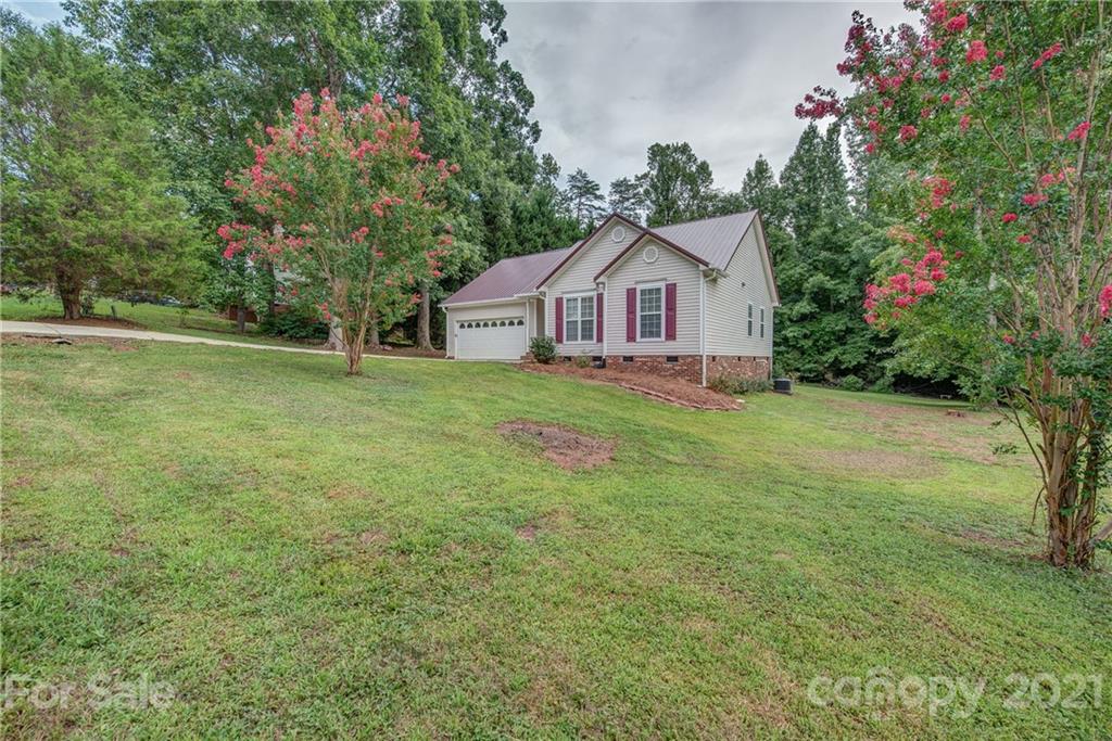Property image 3 of 348 Cape Breton Trail in Keltic Meadows, Gastonia, NC 28056