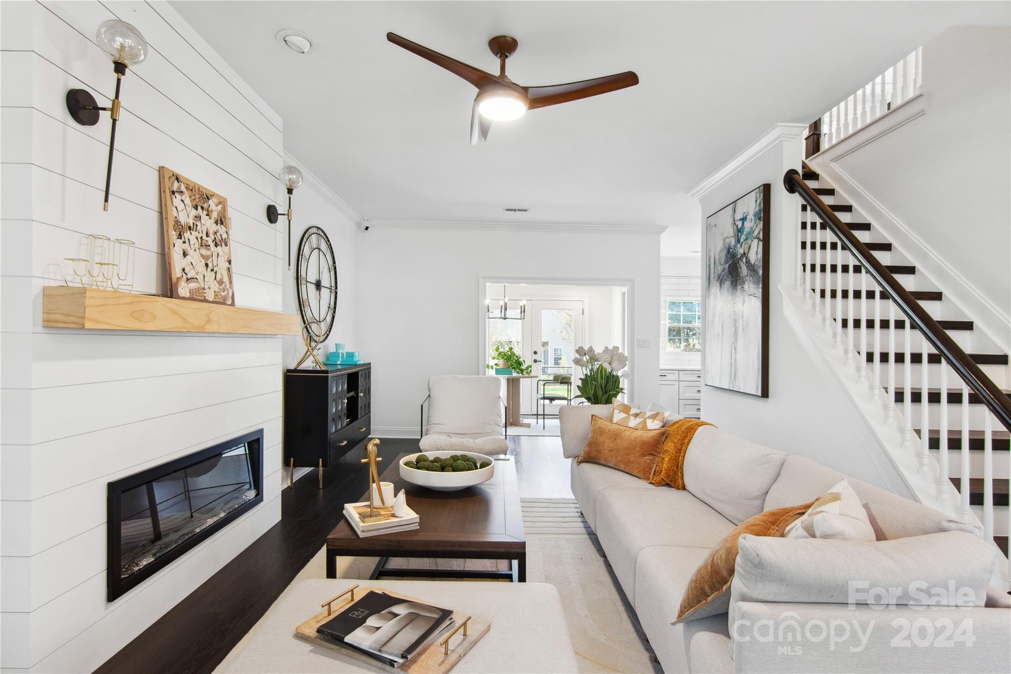 Property image 2 of 9622 Callison Court in Turtle Rock, Charlotte, NC 28215